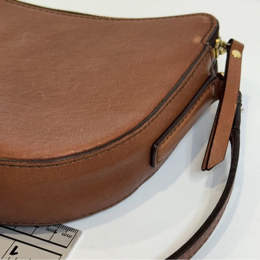 ✨ Banana Republic Chestnut Leather Half Moon Crossbody – Preloved Luxe Classic - Picture 12 of 16